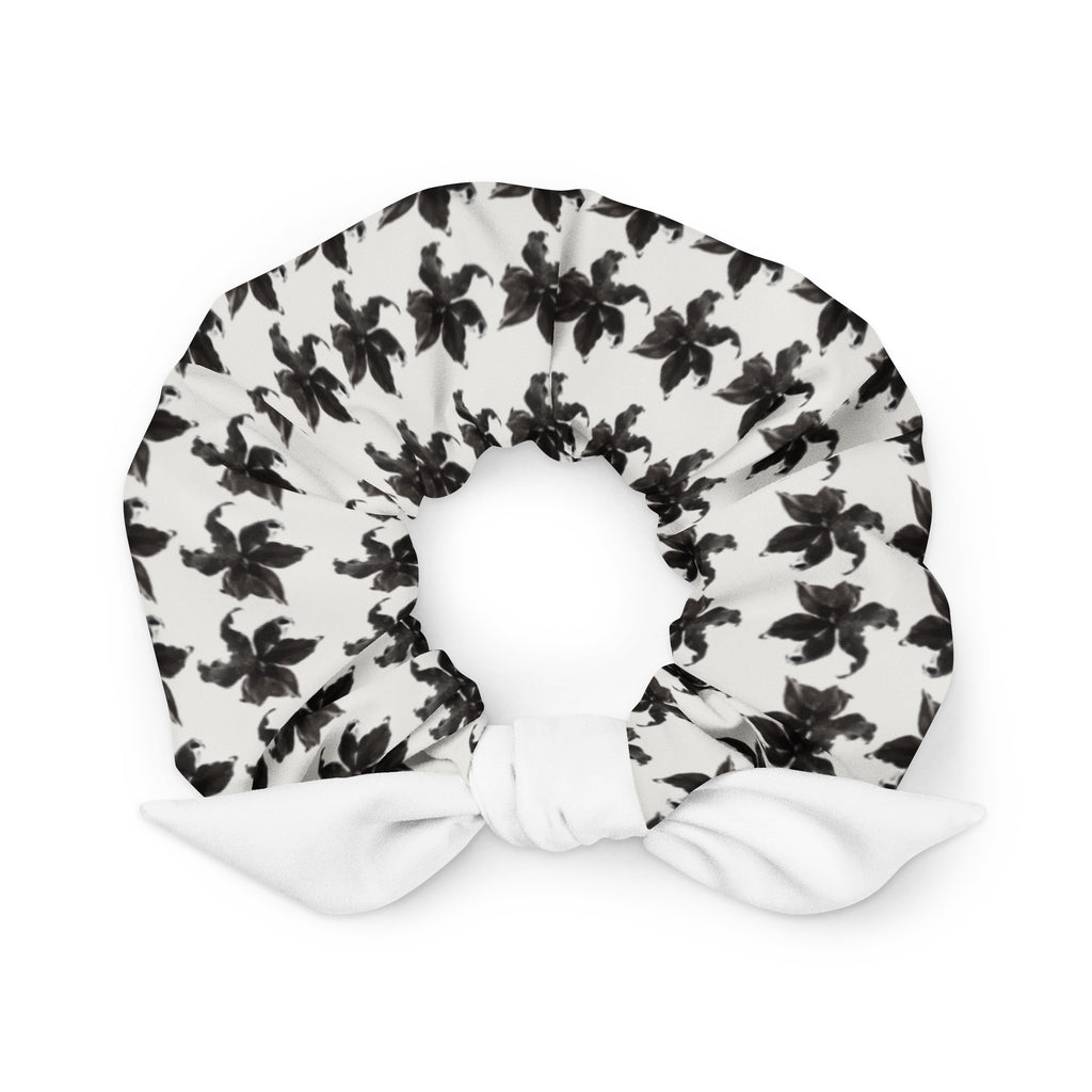 Black Lilly scrunchie 