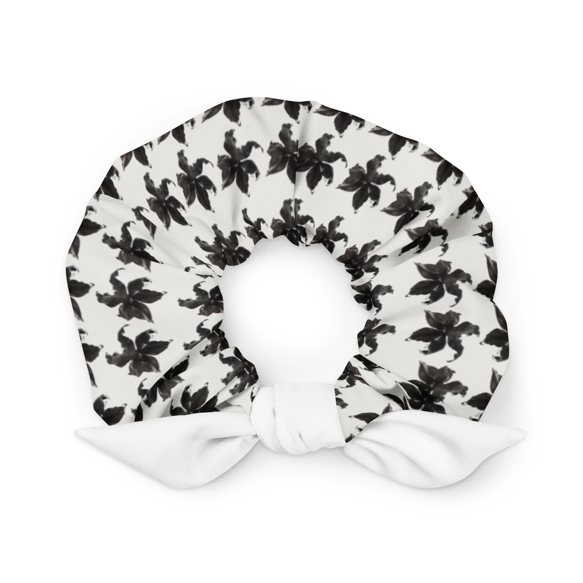 Black Lilly scrunchie 